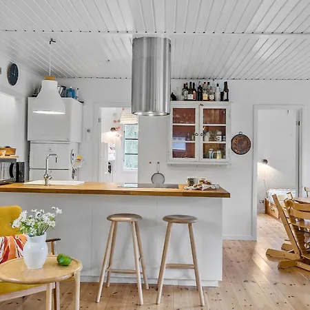 2 Bedroom Awesome In Vakantiehuis