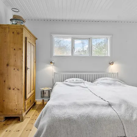 2 Bedroom Awesome In Vakantiehuis